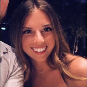 Meet your Posher, Alexandra